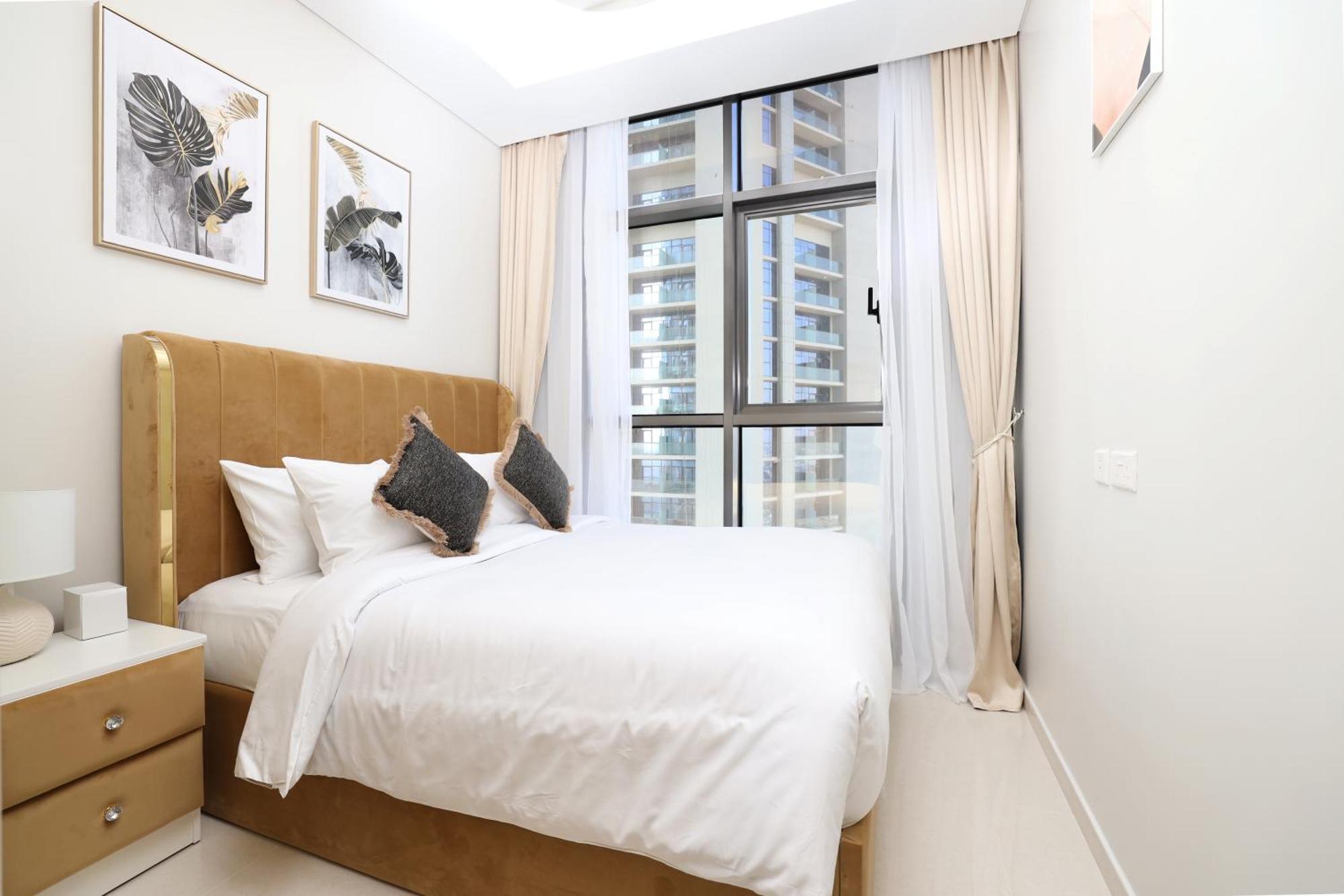 Chic Aykon 2-bedroom Retreat - Business Bay