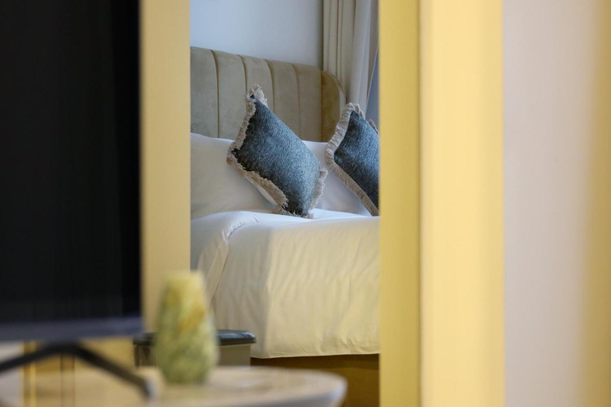 Chic Aykon 2-bedroom Retreat - Business Bay Apartment *