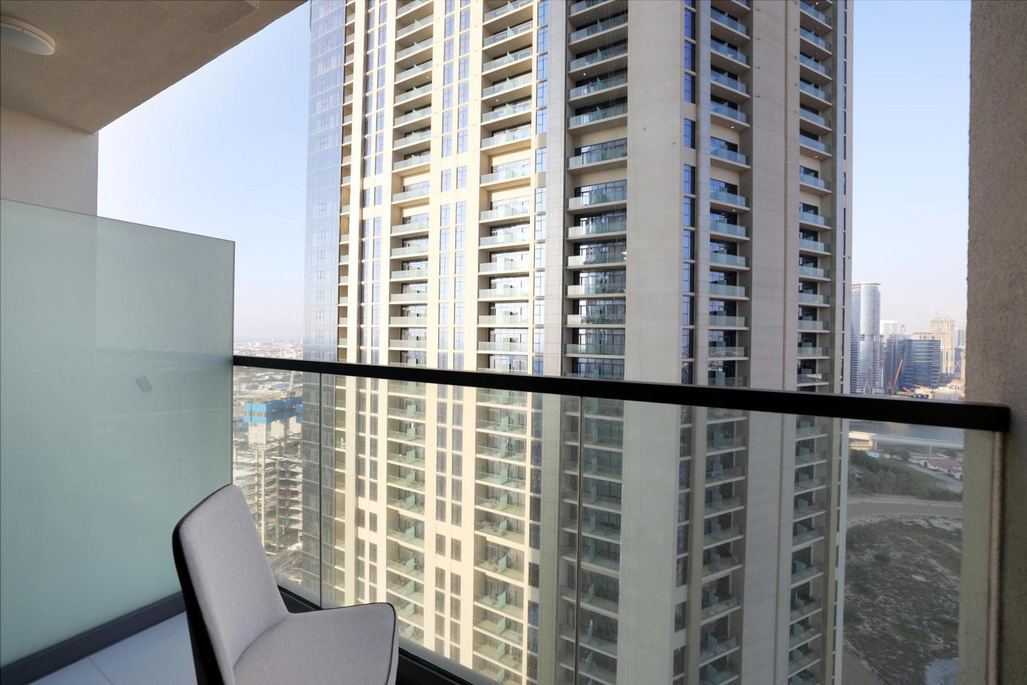 Chic Aykon 2-bedroom Retreat - Business Bay *